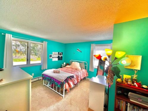 23 Birchwood Dr, Killingly CT  06241-2200 exterior