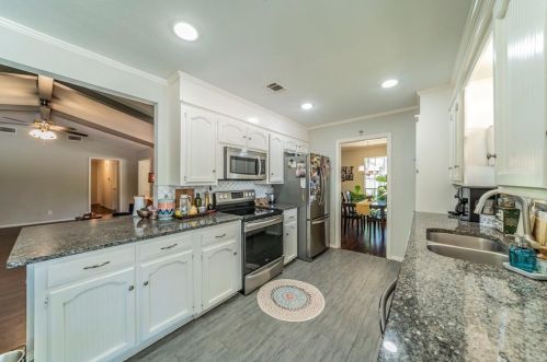 4128 Alicante Ave, Fort Worth TX  76133-5561 exterior