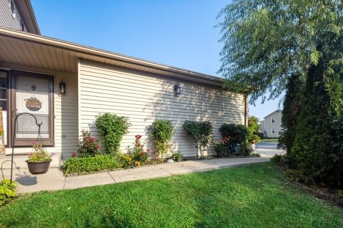 50 Maple St, Addison, IL 60101-3972