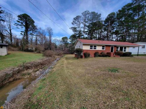 9 Willow Dr, Newnan, GA 30263-5290