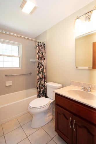 1624 Centerridge Ave, Cincinnati OH 45231-5228 exterior