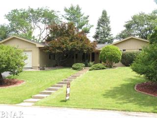224 Fleetwood Dr, Bloomington, IL 61701-2027