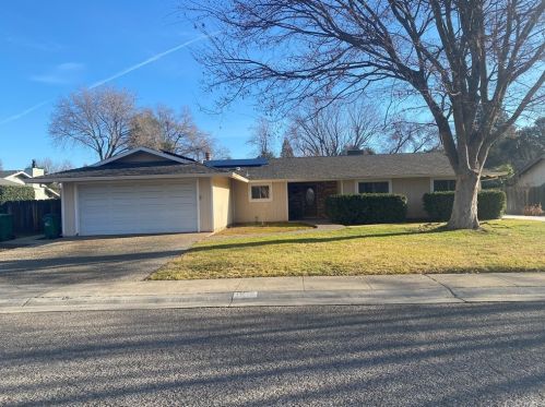 1610 Greenhaven Ln, Chico, CA 95926-3133