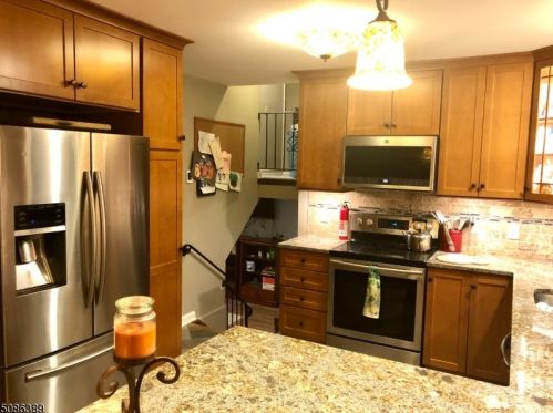 64 Winding Hill Dr, Wantage, NJ 07461-4712