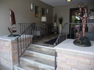 3101 Calhoun Pkwy, Minneapolis MN  55408-2514 exterior