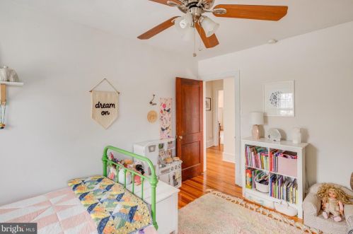 100 Strawbridge Ave, Camden NJ 08108-1806 exterior