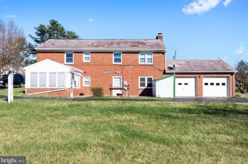 29 Berlin Pike, Lovettsville, VA 20180-8602