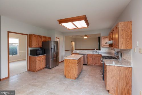 410 Wood End Ct, Charles Town WV  25414-5294 exterior