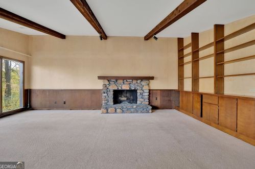 120 Huntcliff Pt, Atlanta GA  30350-1601 exterior