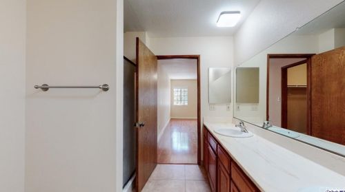 625 California Ave, Glendale CA  91203-1573 exterior