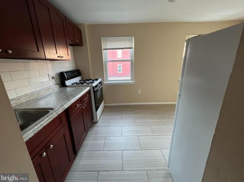 701 Fairmount Ave, Philadelphia PA  19123-2705 exterior