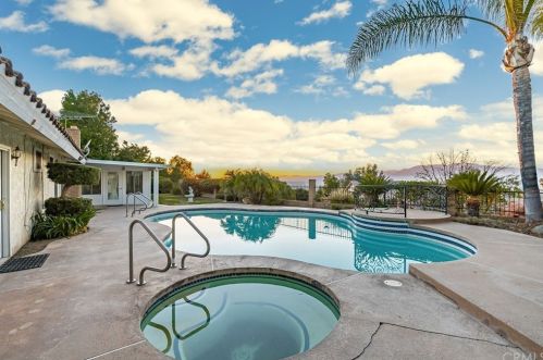 15740 Rancho Viejo Dr, Riverside CA  92506-5820 exterior