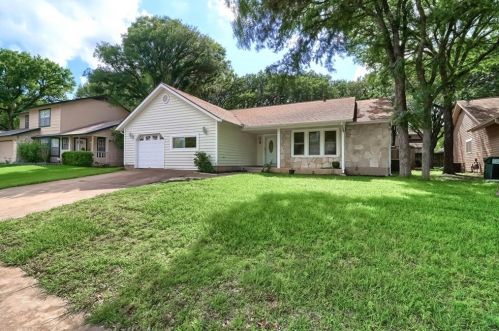 11700 Fence Post Trl, Austin TX  78750-1350 exterior