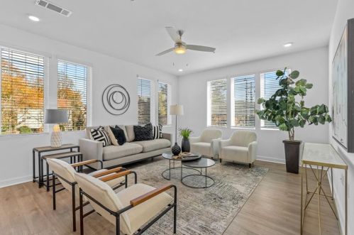 383 Grant Cir, Atlanta GA  30315-2075 exterior