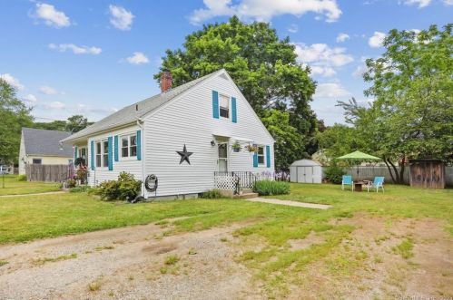 48 Walnut St, Killingly CT  06239-1738 exterior