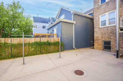 2019 Argyle St, Chicago IL  60625-1312 exterior
