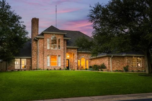 2101 Canonero Dr, Austin, TX 78746-2125