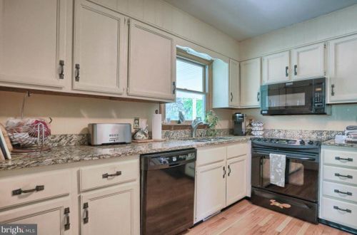 945 Cranes Gap Rd, Carlisle PA  17013-9677 exterior