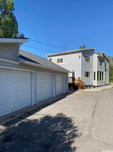 415 Panoramic Dr, Hyrum, UT 84319-1168