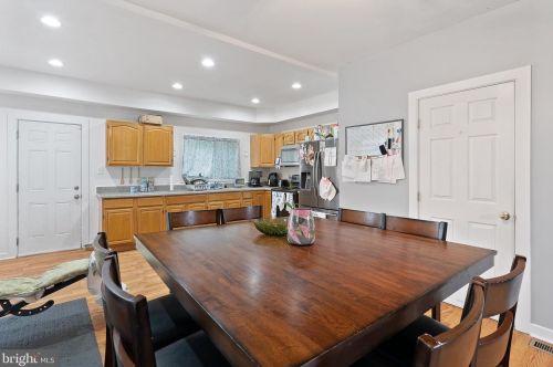 6110 Hegerman St, Philadelphia PA 19135-2805 exterior