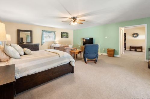 230 Bloomingdale Rd, Quaker Hill CT  06375-1337 exterior