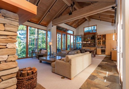 1721 Grouse Rdg, Truckee CA  96161-4033 exterior