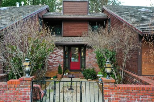 245 Cornwall Ave, Grass Valley, CA 95945-7116