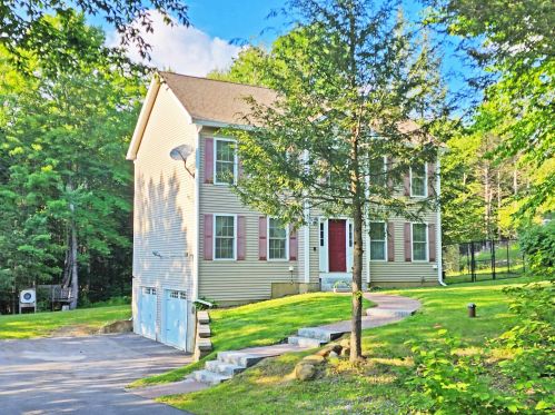 26 Winterberry Ln, Weare, NH 03281-4923