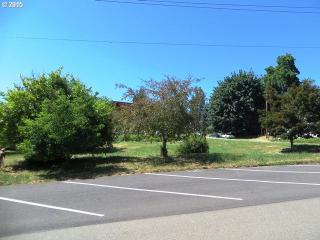 374 2nd St, Elkton, OR 97436-7530
