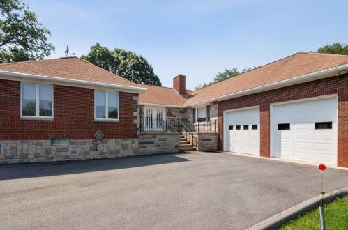 7 Robin Hollow Ln, Westerly, RI 02891-4908