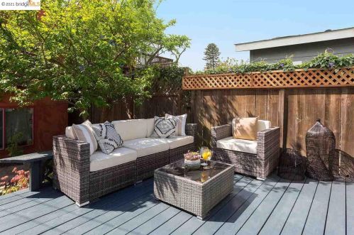 2133 Derby St, Berkeley, CA 94705-1059