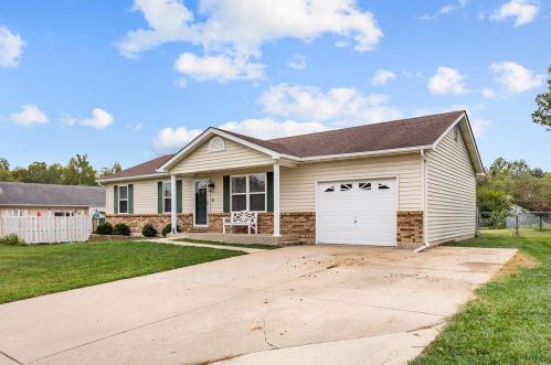 1223 Mulberry Ct, Old Alexandria, MO 63379-3326