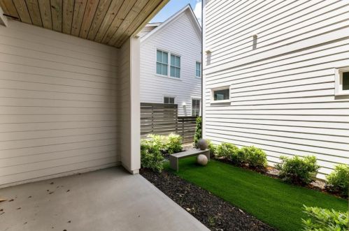 4015 Haverhill Dr, Atlanta GA  30342-3816 exterior