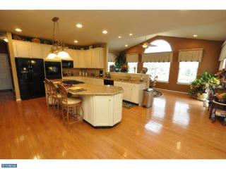 112 Sarah Dr, Mickleton, NJ 08056-1034