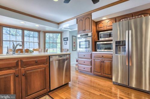 54 Strayer Dr, Carlisle PA 17013-4404 exterior