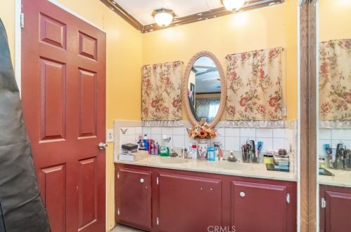 89 Sir Galahad Dr, Riverside CA  92507-6950 exterior