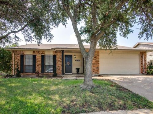 716 Spring Forest Dr, Bedford, TX 76021-4208