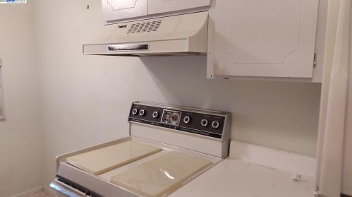 14473 Kings Ct, San Leandro, CA 94578-1700