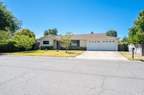 1157 Patricia Dr, Chico, CA 95926-1435