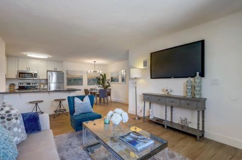424 Dempsey Rd, Milpitas, CA 95035-5618