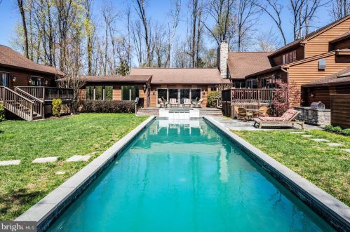 15 Teak Ln, Princeton NJ 08540-4724 exterior