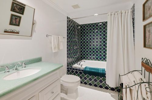 2527 Brookline Cir, Atlanta GA  30319-3690 exterior