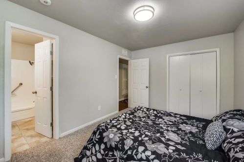 8332 Carrick St, Fort Worth TX  76116-6818 exterior