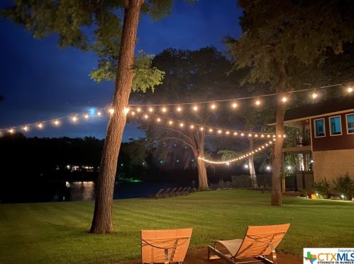 332 Mdw Lk Dr, Seguin TX 78155-9206 exterior