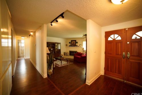56 14th St, Upland, CA 91786-3110