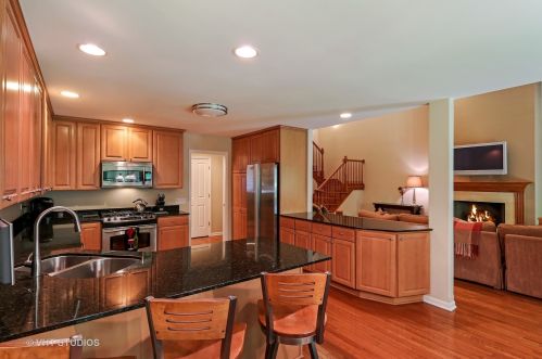 936 Chestnut St, Bannockburn IL  60015-2909 exterior