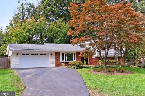 4704 Declaration Ct, Annandale, VA 22003-4403