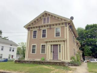 7 West St, Hopkinton, RI 02804-1511