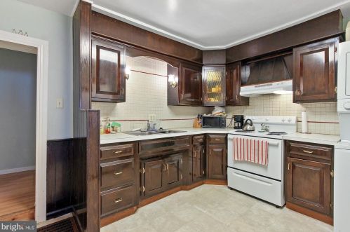 564 Broadway, Hanover PA 17331-2504 exterior