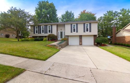 3997 Appletree Ct, Cincinnati, OH 45247-5033